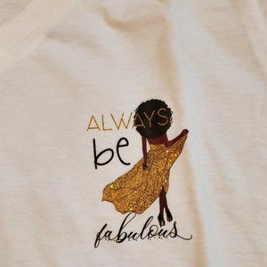 Graphic V-neck, fitted T-shirt